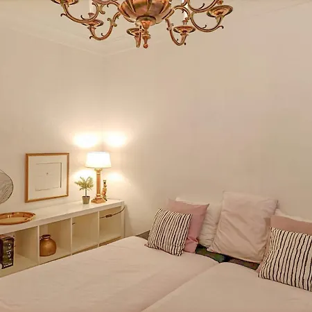 New! Beautiful City Daire